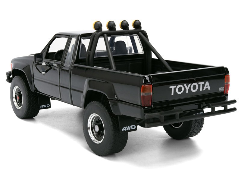JADA BACK TO THE FUTURE 1985 TOYOTA SR5 PICK UP MARTY’S SKATEBOARD 1/24 BK 36479
