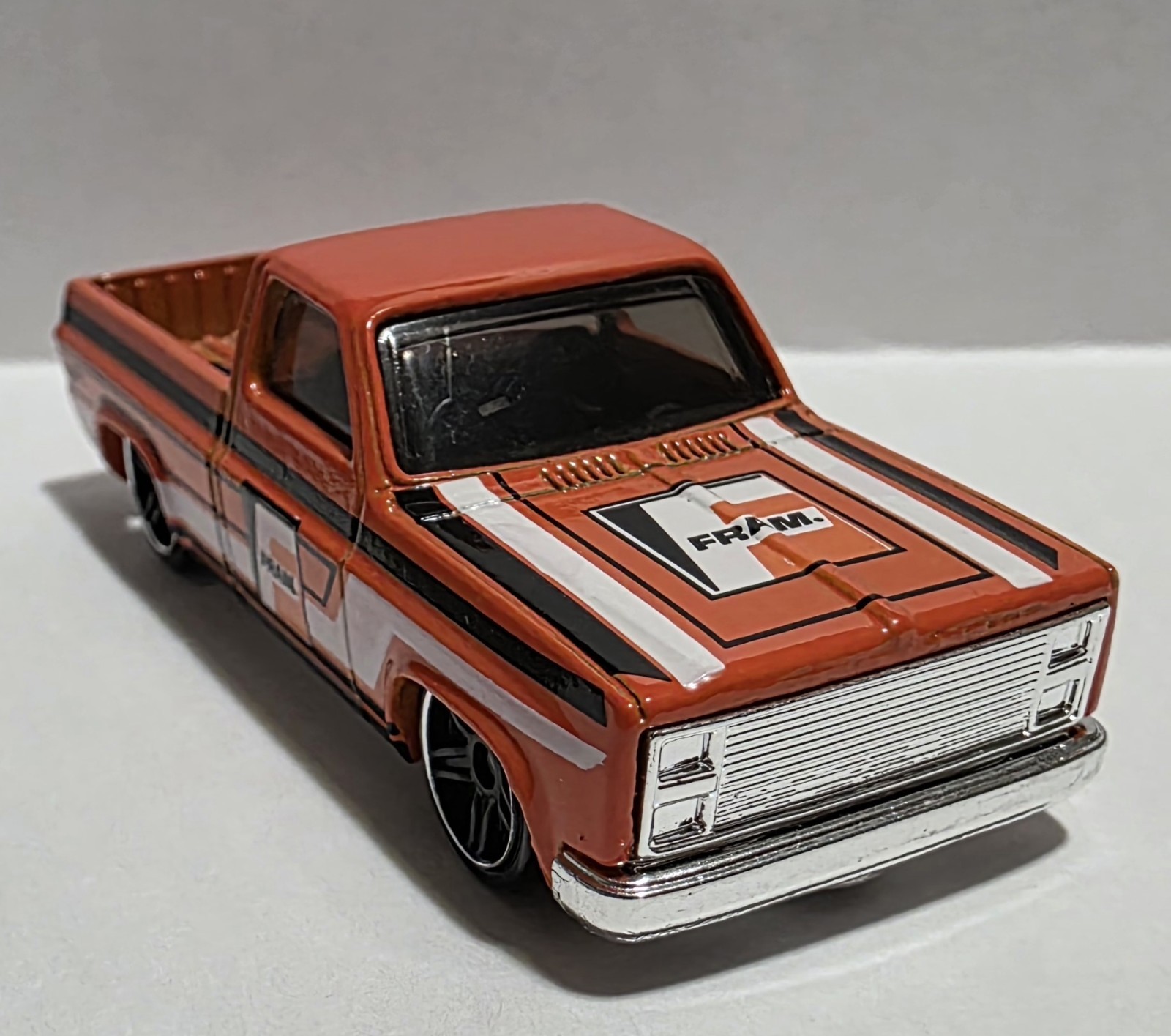 Hot Wheels 2015 HW City Orange Fram 83 Chevy Silverado