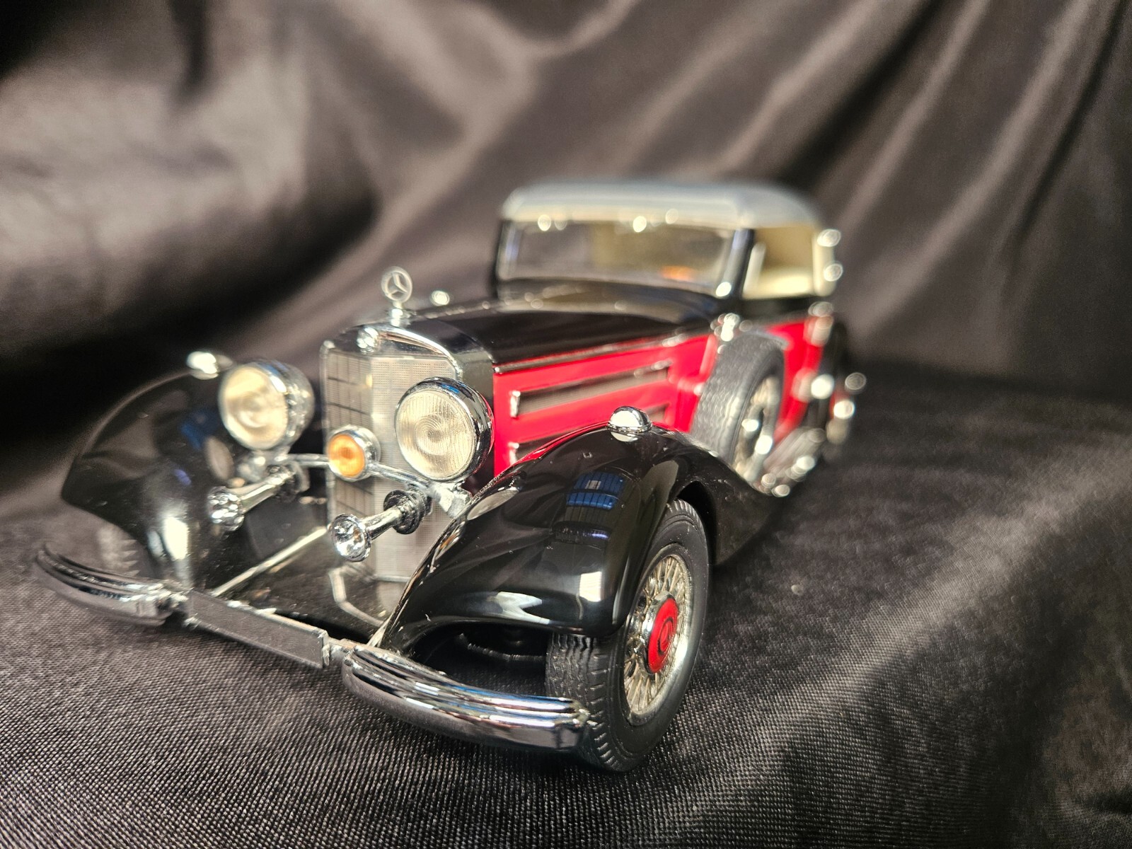 CMC 1936 Mercedes 540K Closed Roof 1:24 Scale Inv. #1989