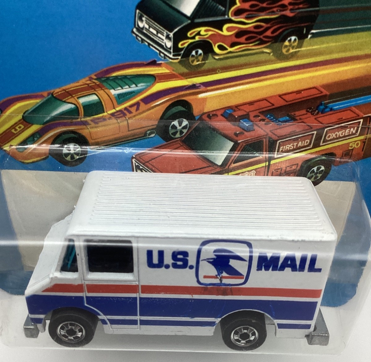 Hot Wheels vintage 1977 Letter Getter, #9643 U.S. Mail truck on near mint card