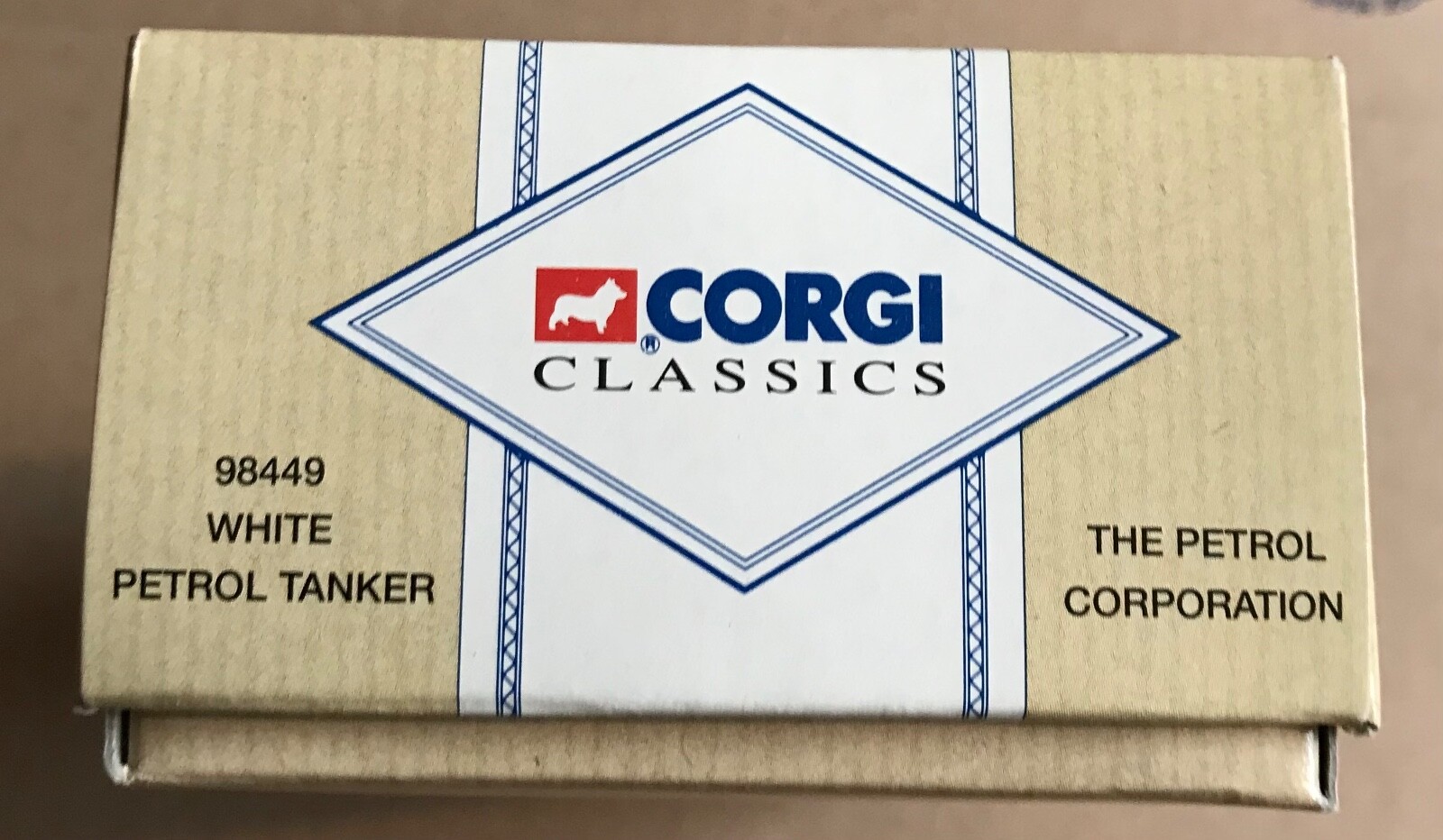 Corgi Classics 98449 White Petrol Tanker the Petrol Corporation (1995) #2324