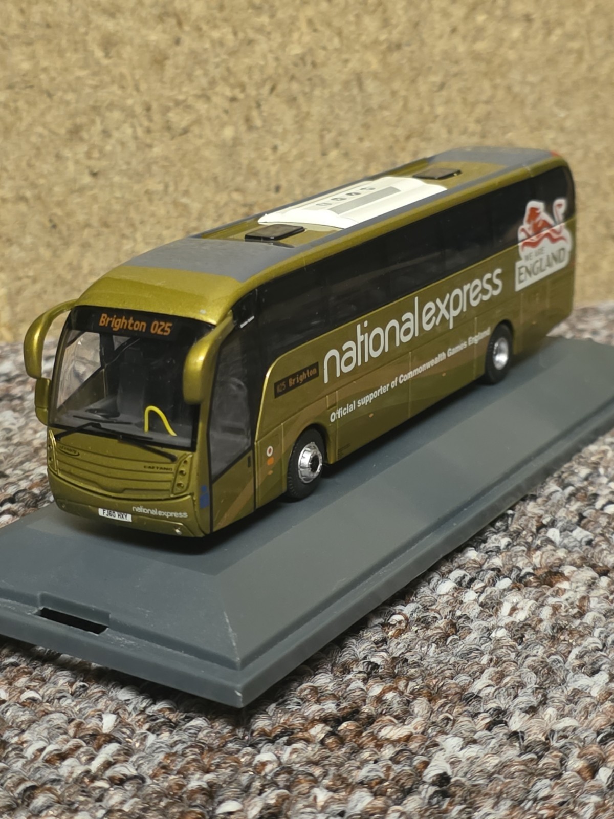 CORGI OOC NATIONAL EXPRESS ENGLAND CAETANO LEVANTE COACH BUS MODEL OM46406B 1:76