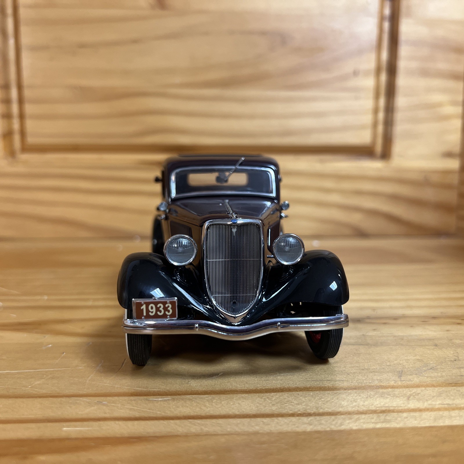 1933 Ford Deluxe Coupe Model 40 Coach Maroon Danbury Mint Diecast Replica