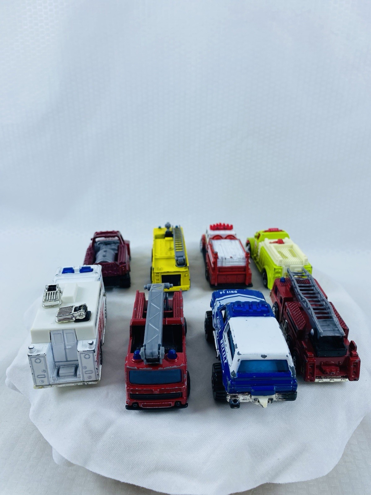 Lot of 8 Matchbox DieCast 1/64 Police, Fire, Rescue Trucks