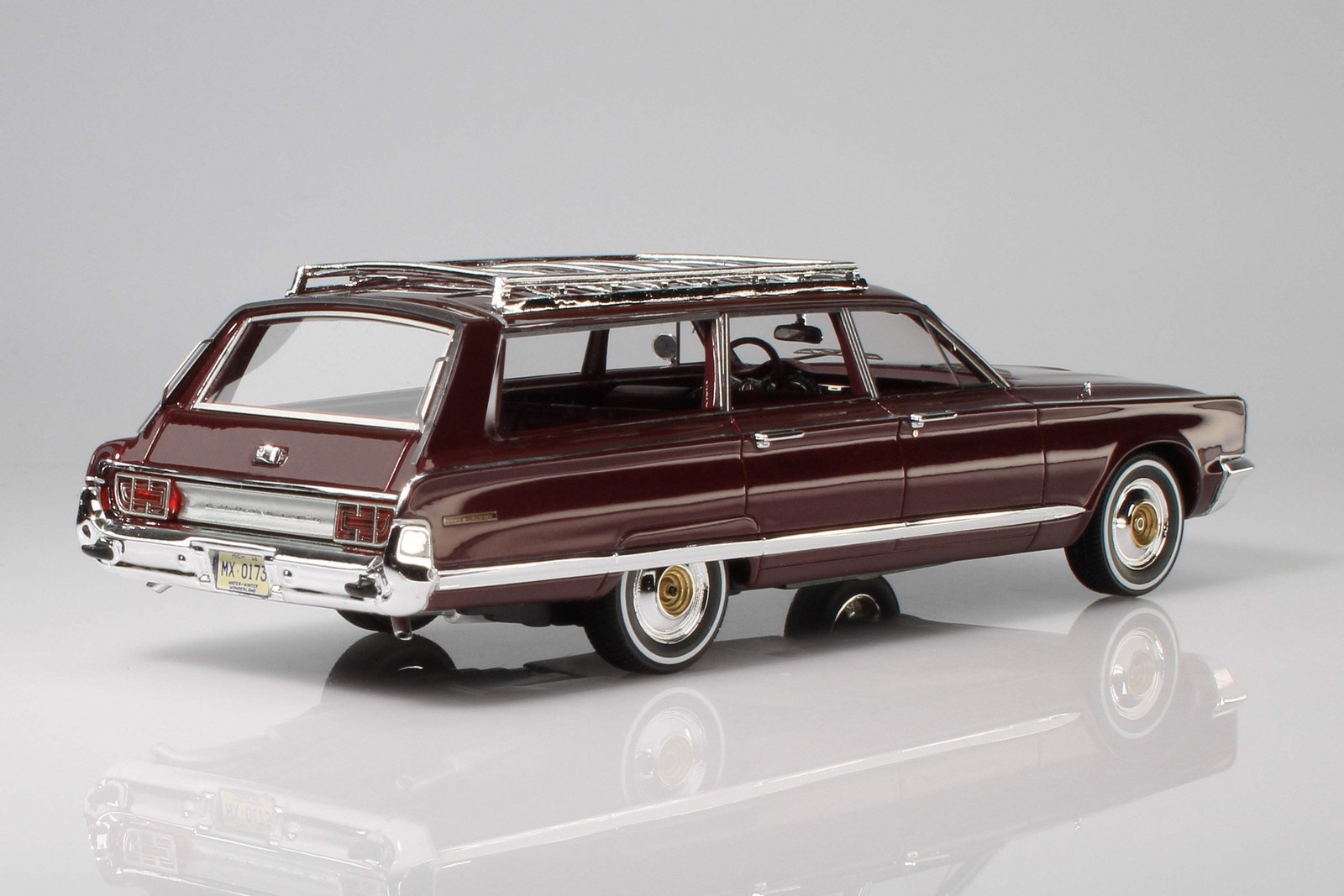 1966 Chrysler Town & Country Wagon 1:43 Matrix Scale Models MX 20303-173
