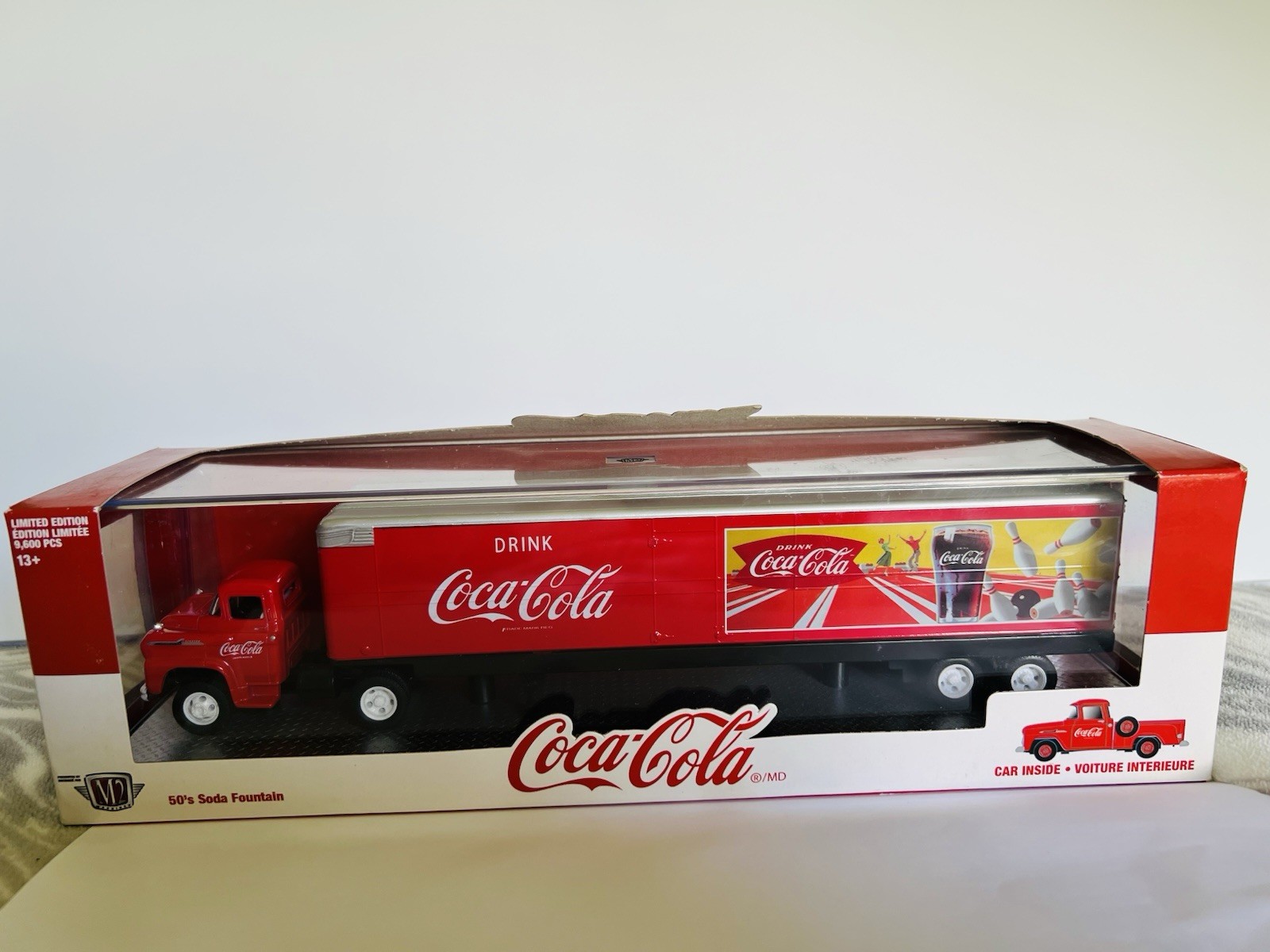 M2 Coca-Cola 1958 Chevy Spartan Lcf yes 1958 Chevy Apache Stepside 1:64 LE 18-05