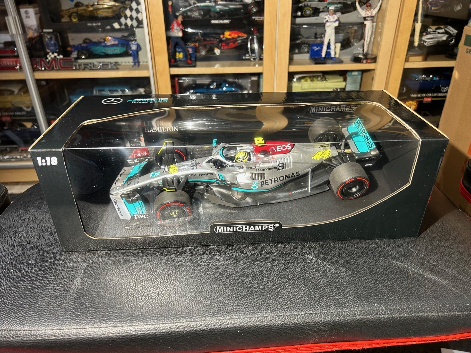 1/18 Minichamps – 2022 MERCEDES-AMG F1 W13 E #44 – LEWIS HAMILTON – SPANISH GP
