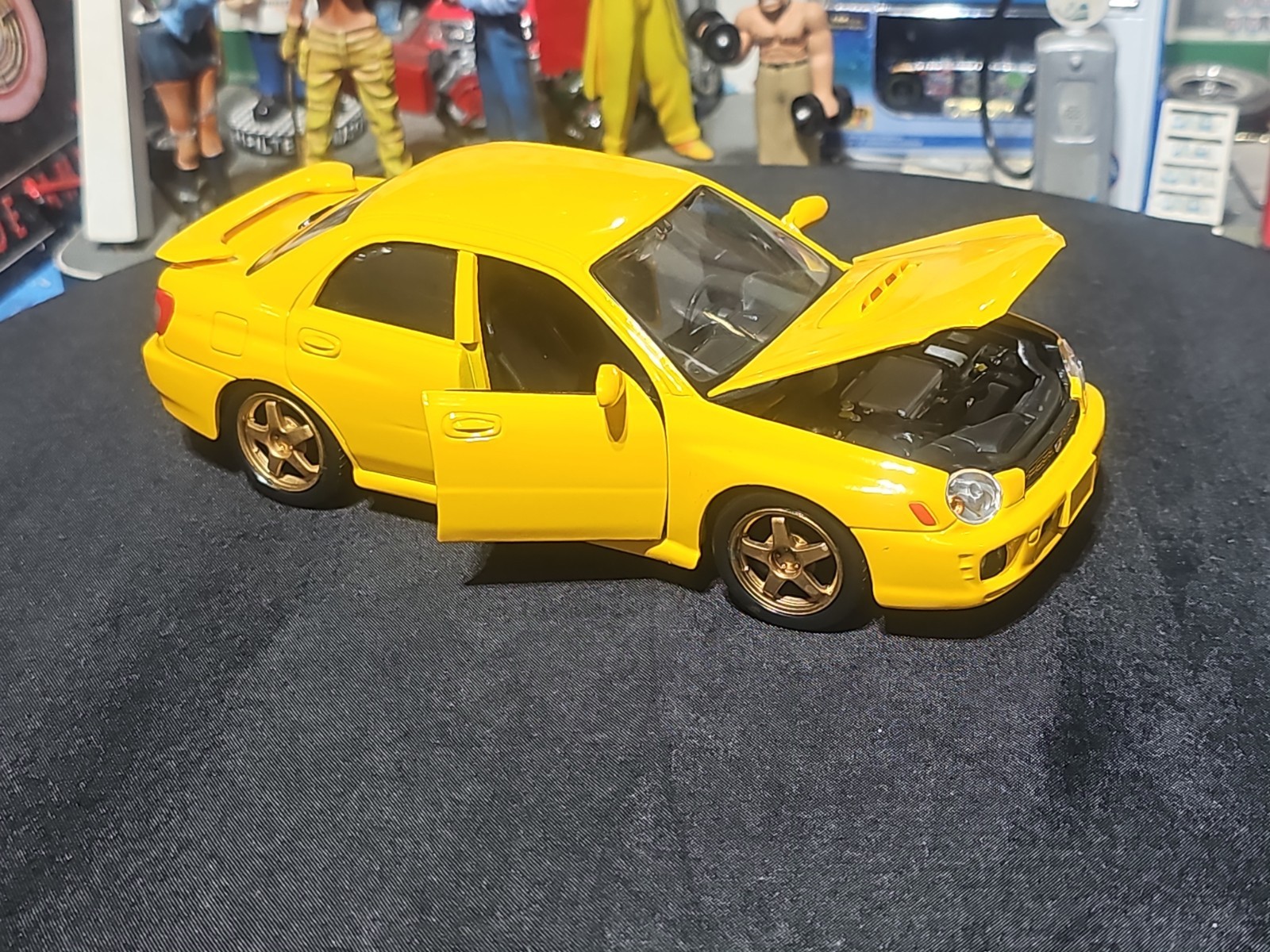VINTAGE Maisto Subaru Impreza WRX 1/24 Scale YELLOW BEAUTIFUL NICE CAR 🚗
