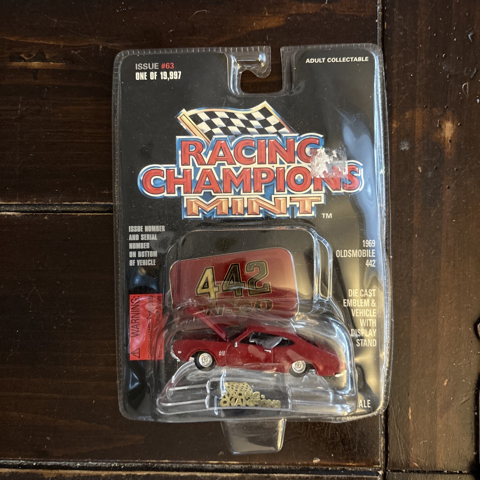 1969 OLDSMOBILE 442 W30 Red ISSUE #63 RACING CHAMPIONS MINT EMBLEM 1997 Damaged