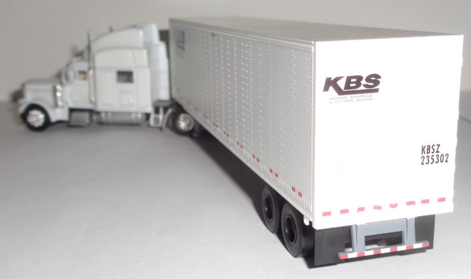 Malibu International 1/87 Peterbilt 379 W/Atlas Pines 45′ Dryvan Trailer – Loose