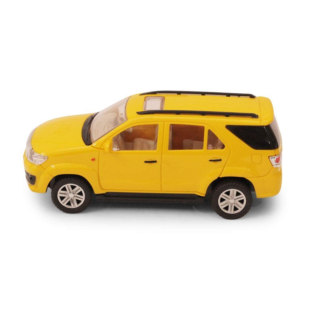 Fortuner Pull Back Car (Multicolor)