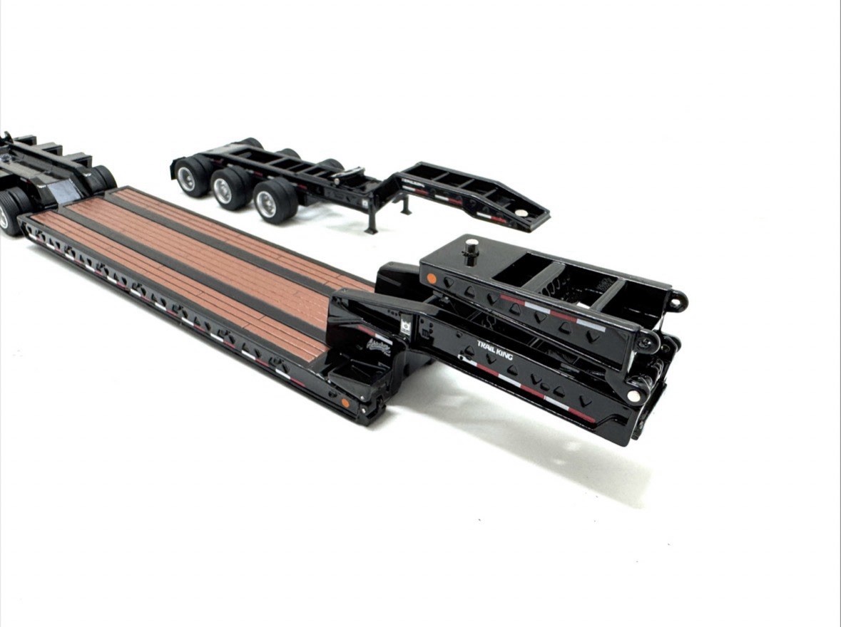 TRAIL KING TK170 LOWBOY TRAILER BLACK W/JEEP 1/64 BY DIECAST MASTERS 71165