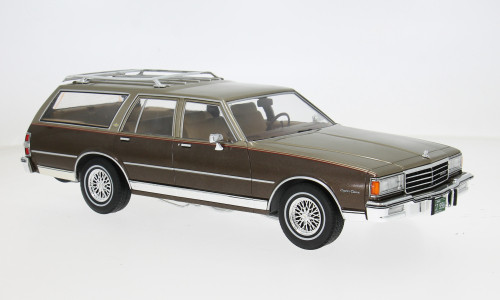 1:18 MCG 1985 Chevrolet Caprice Estate Wagon Beige Woodie NEW