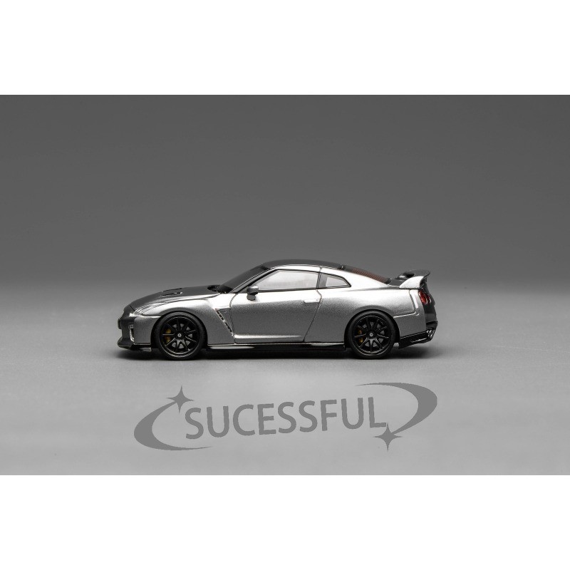 Motorhelix 1:64 R35 GT-R NISMO Track Edition Diecast Model