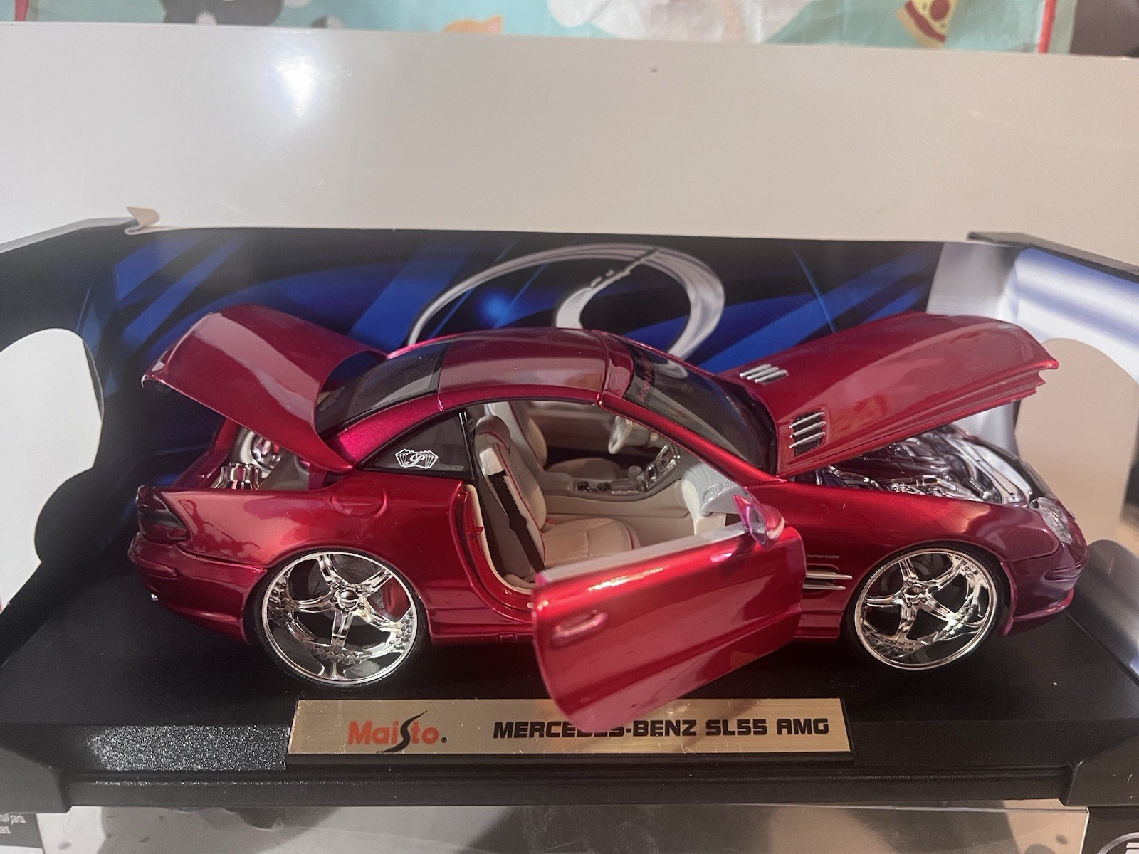 Maisto Special Edition 1:18 Mercedes-Benz SL55 AMG Diecast Car Red