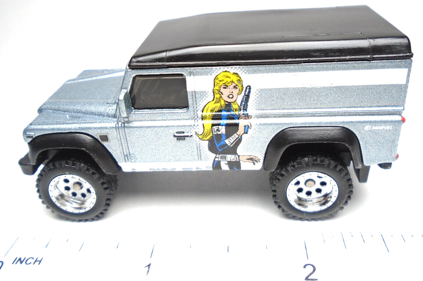 2021 HOT WHEELS LAND ROVER DEFENDER 110 HARD TOP SHIELD SILVER 2 5/8″ SUV