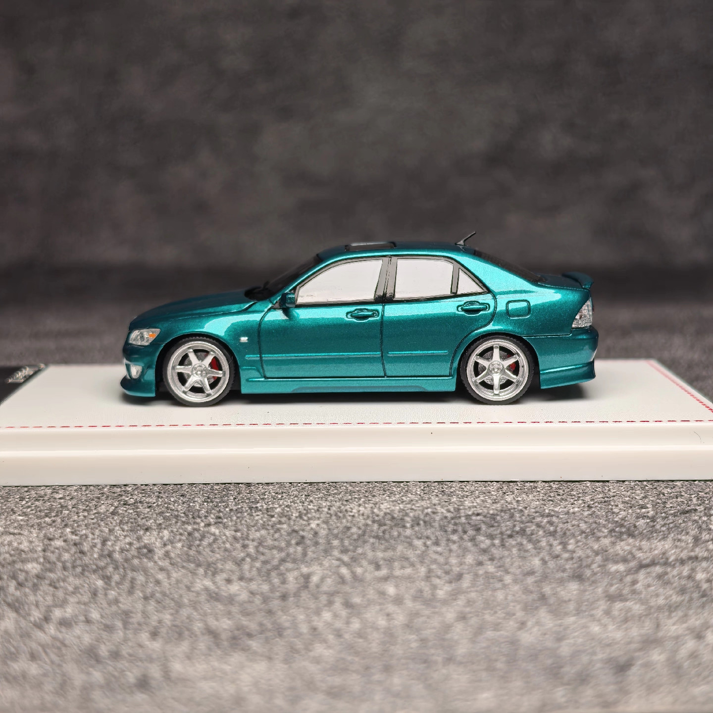 Model One 1:64 Toyota Altezza RS200 SXE10 Emerald Green