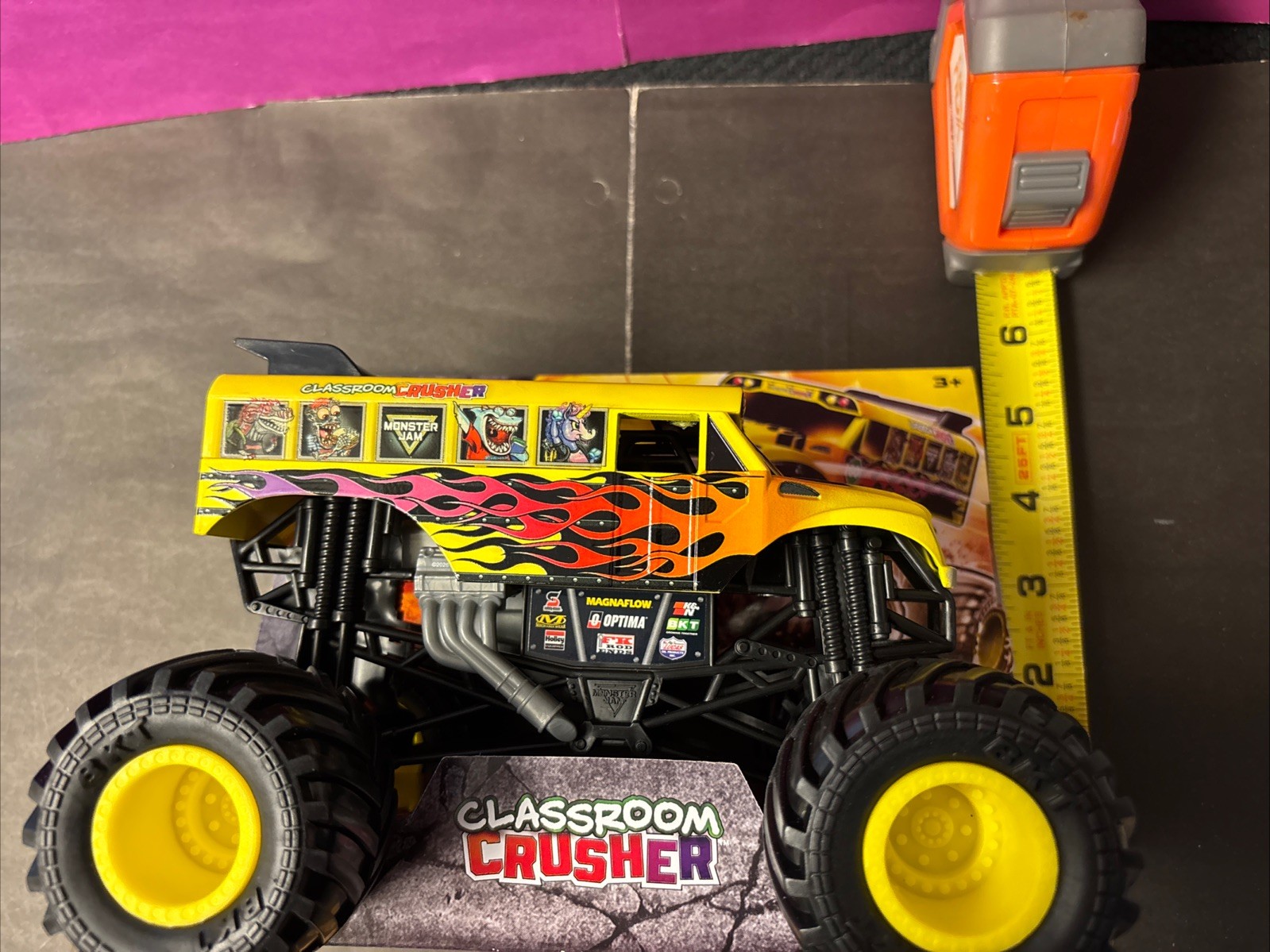SPIN MASTER 2026 MONSTER JAM SERIES 28 CLASSROOM CRUSHER BIG 1/24 MONSTER TRUCK