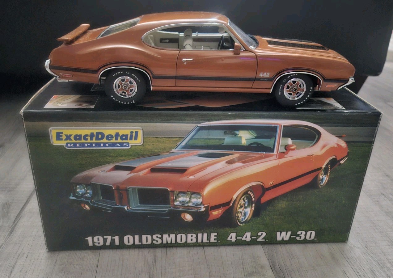 Exact Detail 1/18 1971 Oldsmobile 442 W30 Bittersweet Orange