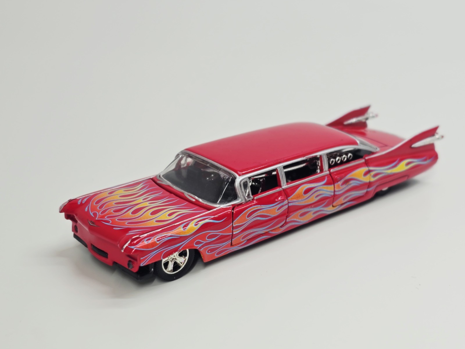 M2 Machines – 1959 Cadillac Limousine Red With Flames 1:64 – Missing Bumpers