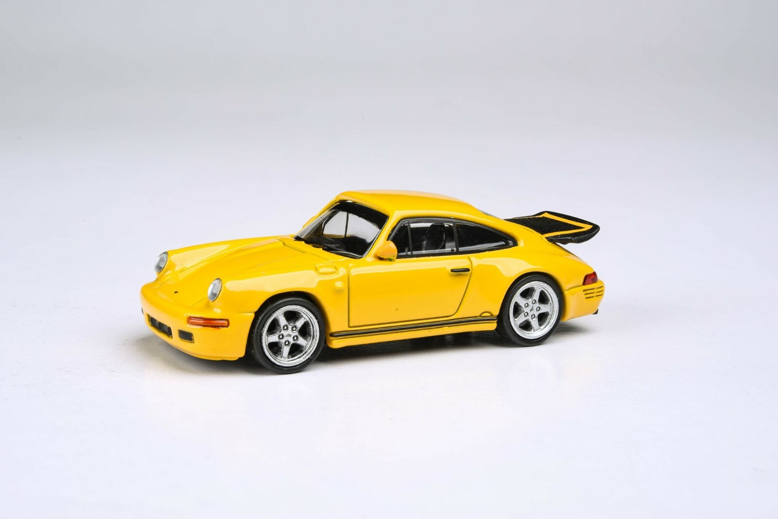PARA64 – Porsche RUF CTR Yellowbird 1987 – Blossom Yellow – LHD – 1:64
