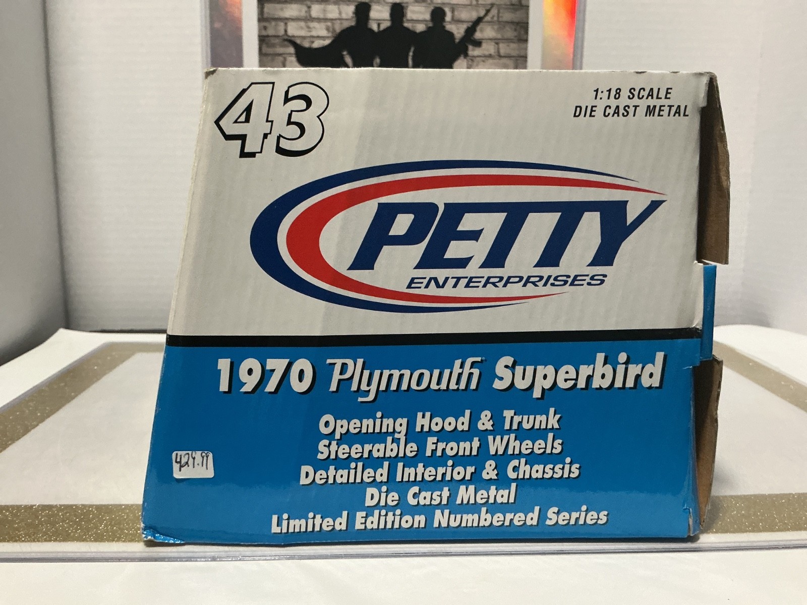 1:18 1970 PLYMOUTH SUPERBIRD PETTY ENTERPRISES – RICHARD PETTY
