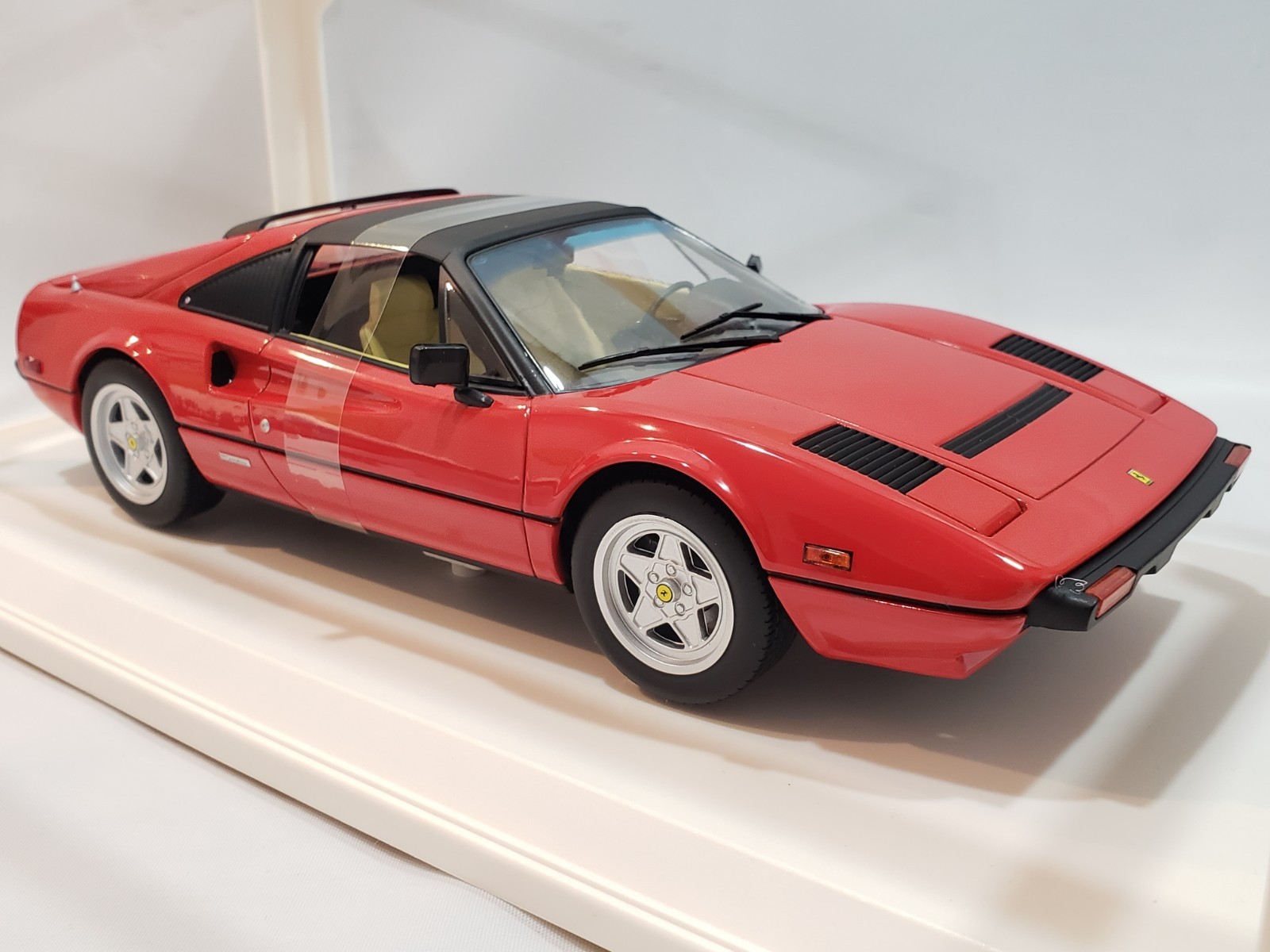 NEW 1/18 FERRARI 308 GTS Magnum P.I. Diecast Model Car Collectible 187930 Norev