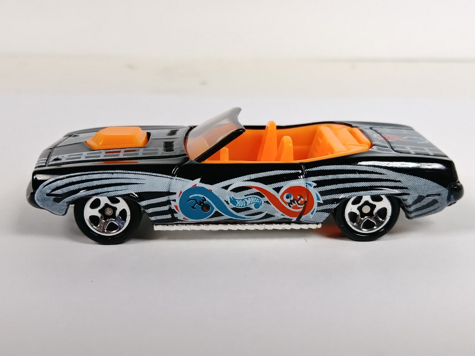 1970 Plymouth Barracuda Hot Wheels 1998 Artistic License #732 Black 1:64 Loose