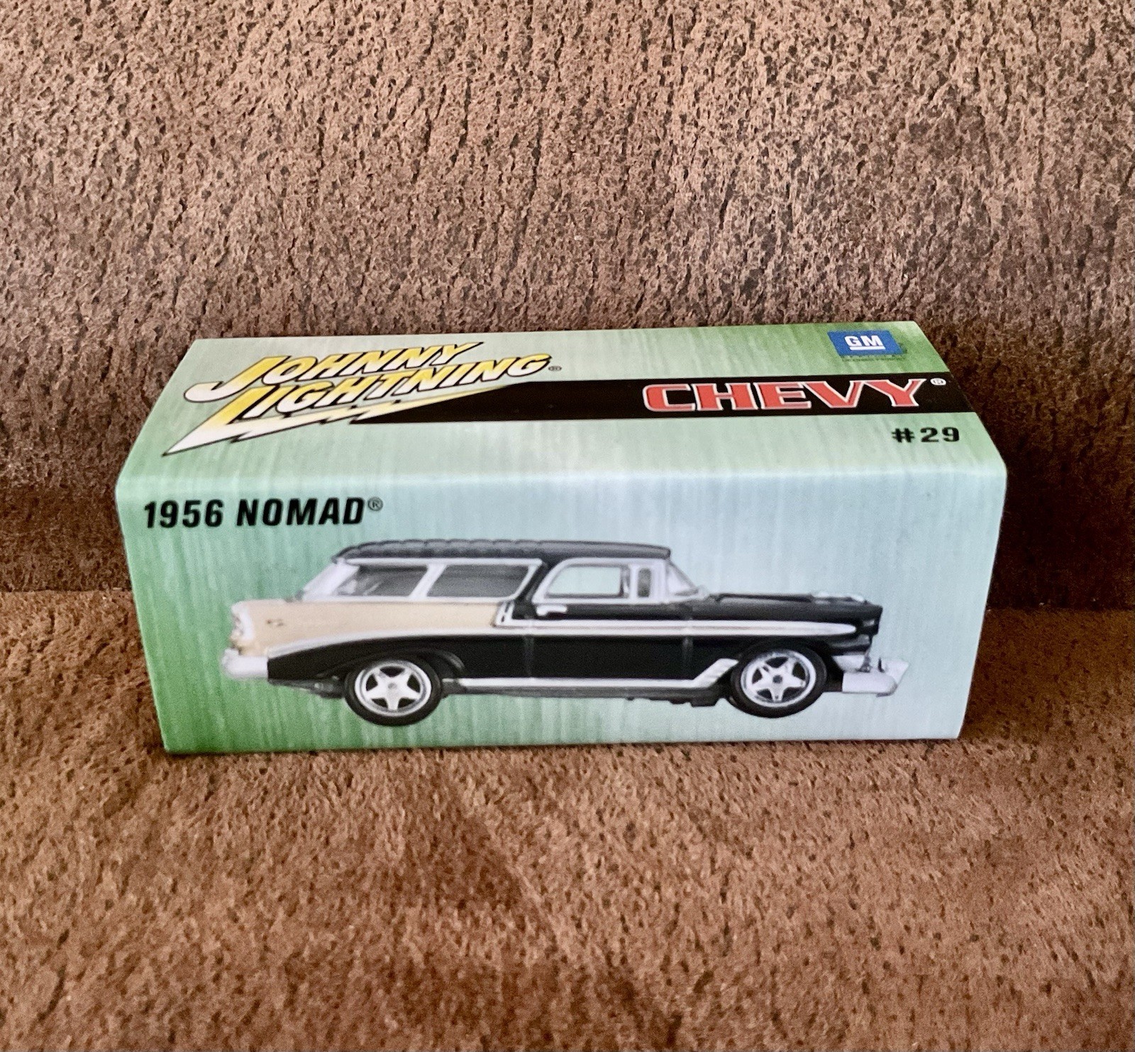 Johnny Lightning 1956 Black/Gold Chevy Nomad – Storage Tin – Very Nice