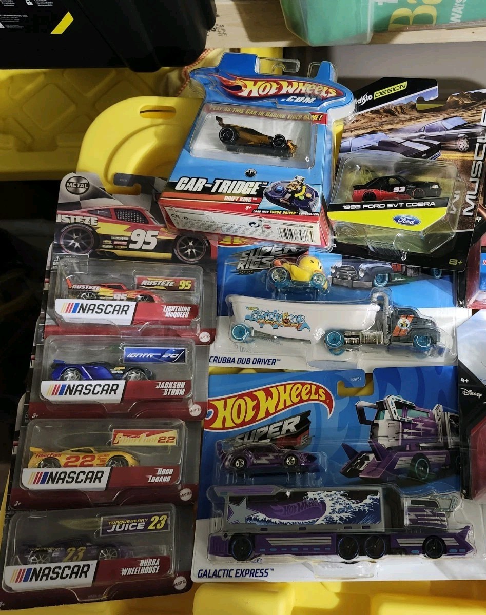 Hot Wheels Lot Characters, Plus Extras (Please See Photos)