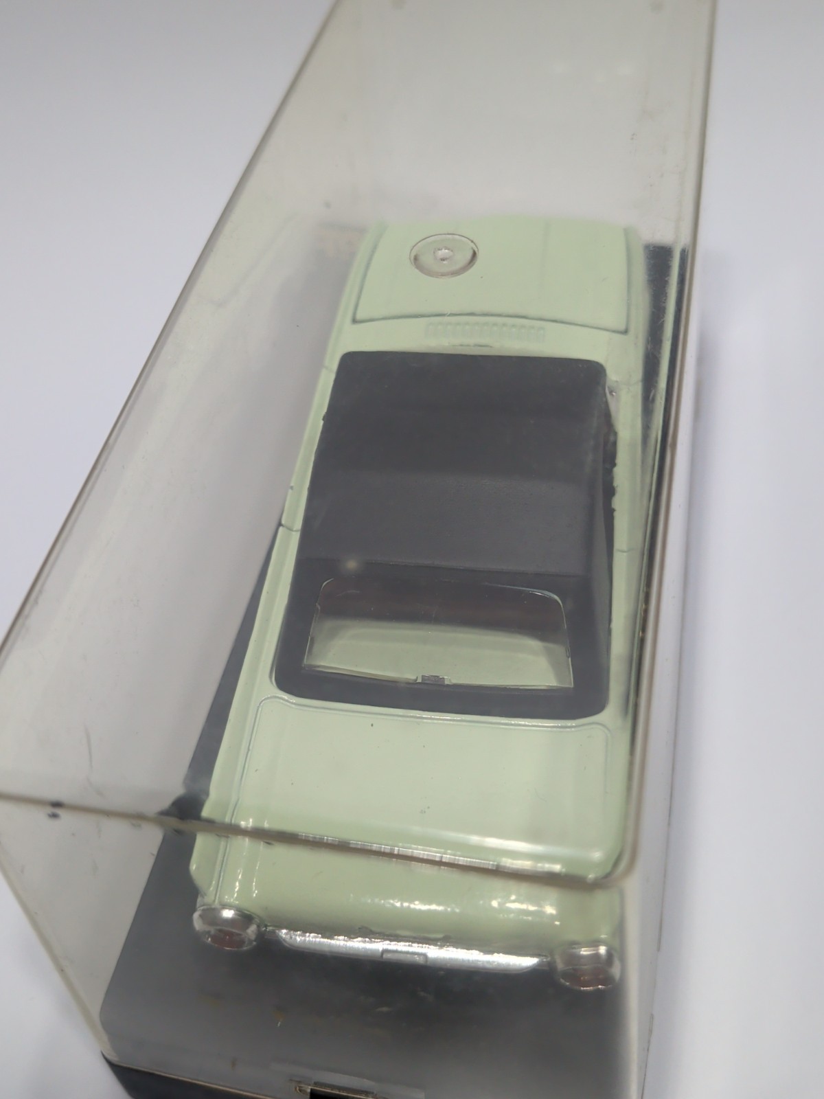 ✨VINTAGE✨ Solido Age d’or #4505 1961 Ford T-Bird in Display Case 1/43 Scale
