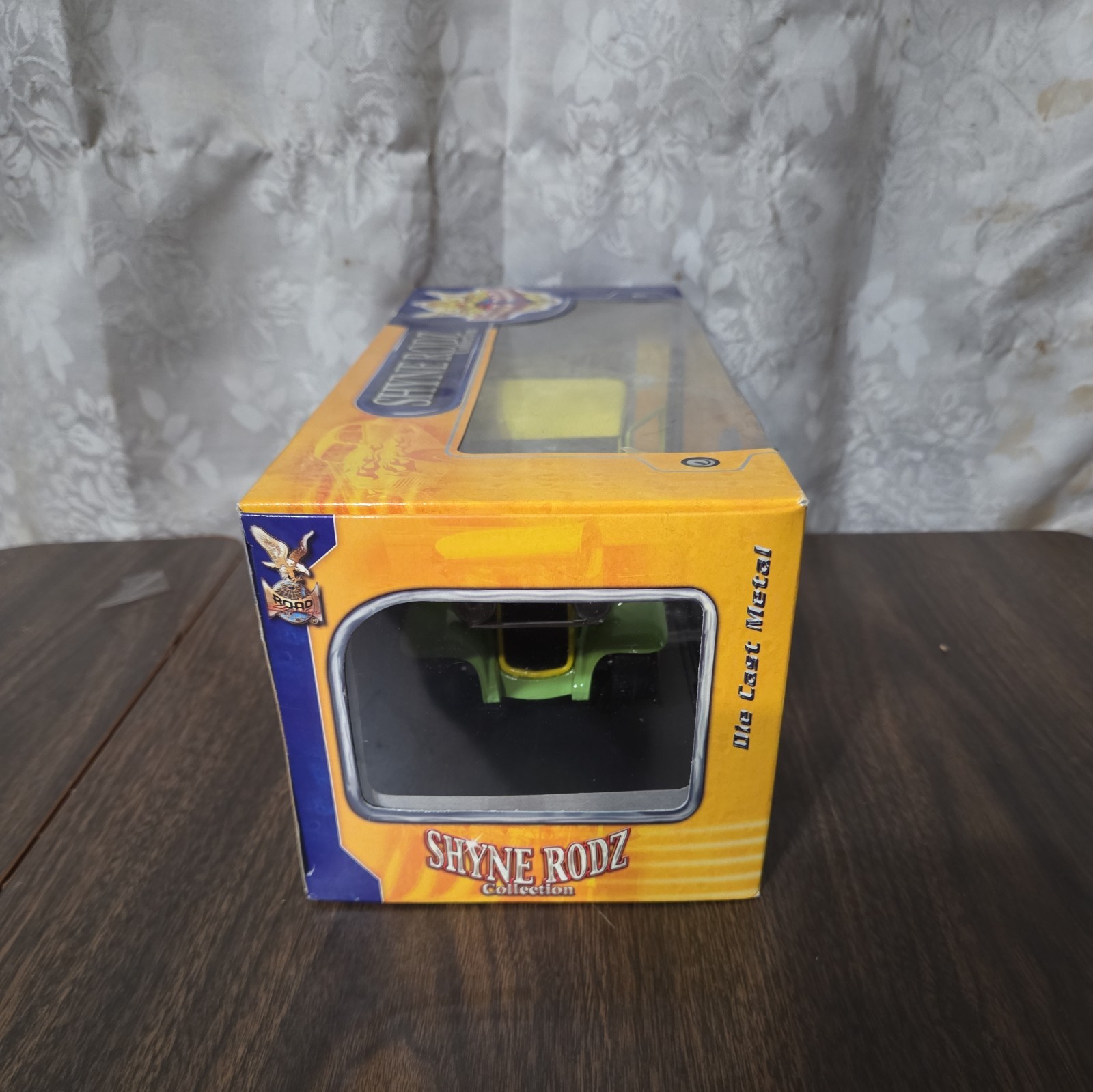 SHYNE RODZ 1934 FORD PICKUP , TWO TONE YELLOW/GREEN , DIECAST 1/18