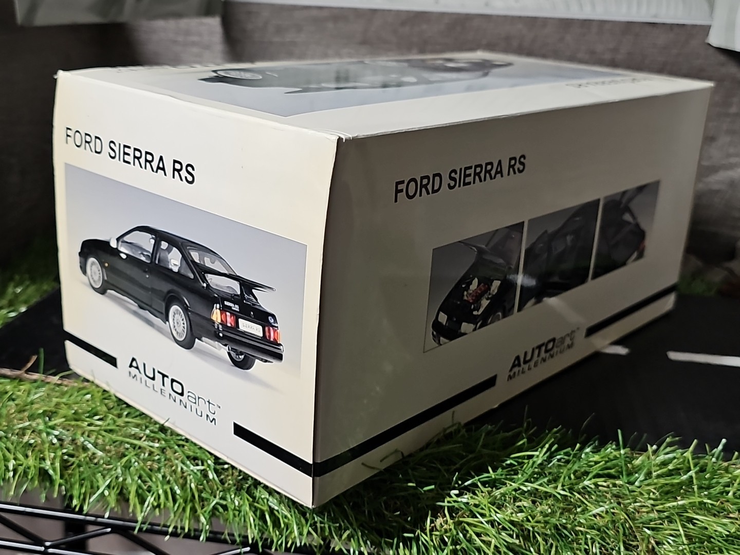 Vntg 2004 AUTOart Millennium 1986-87 Ford Sierra RS 1:18 Scale Diecast Car