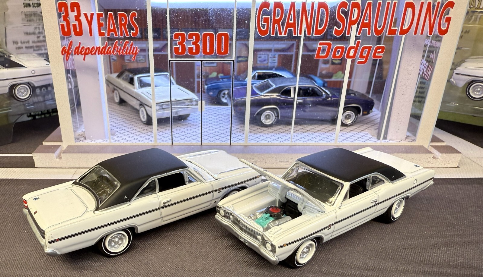 1/64 SCALE, MR. NORMS GRAND & SPAULDING AVE street pad for Mr. Norms Dealer !