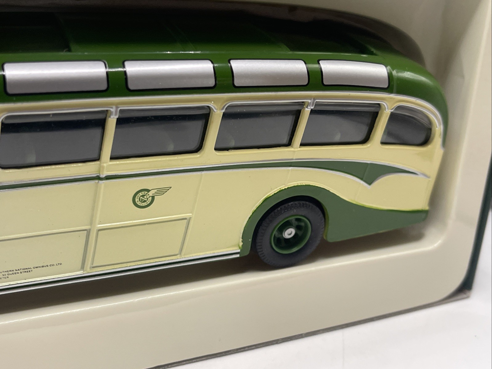 CORGI CLASSICS SOUTHERN NATIONAL BRISTOL LL6B DUPLE COACH BUS MODEL 33301 1:50