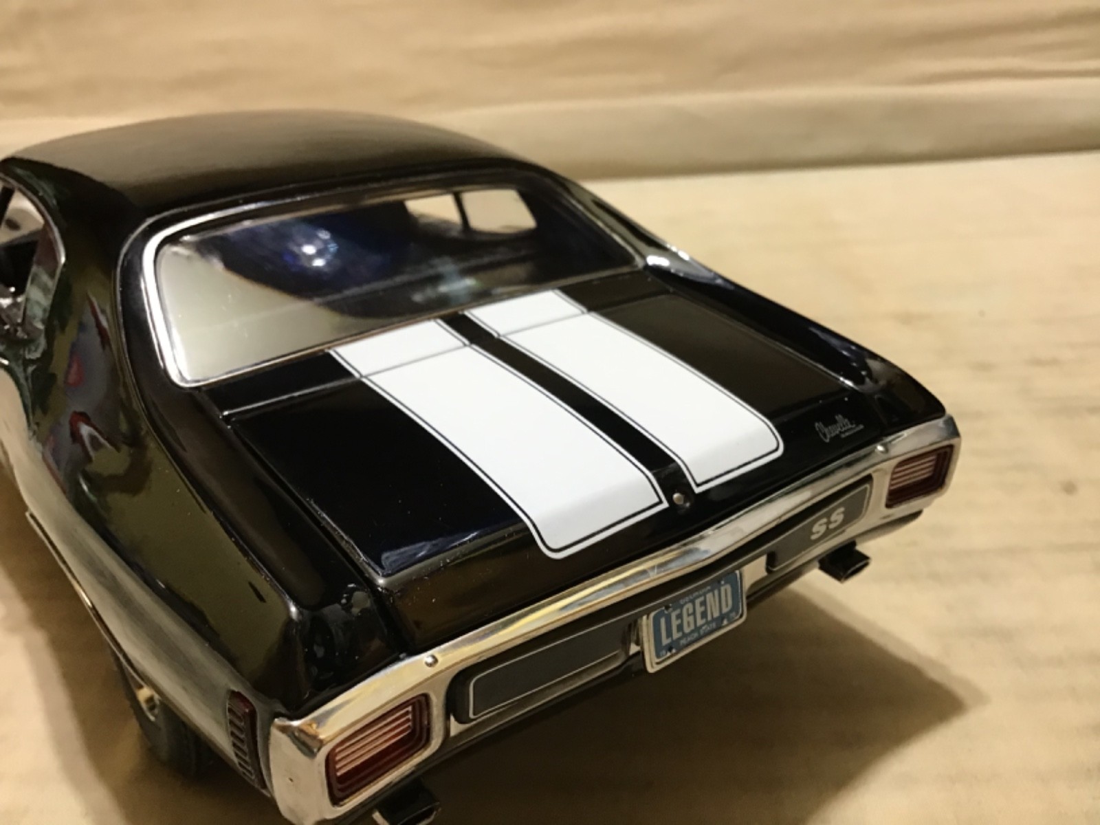 CHEVELLE LEGEND BLACK SS 454 1970 CHEVY 1/18 ACME A1805501 no box defect read !!