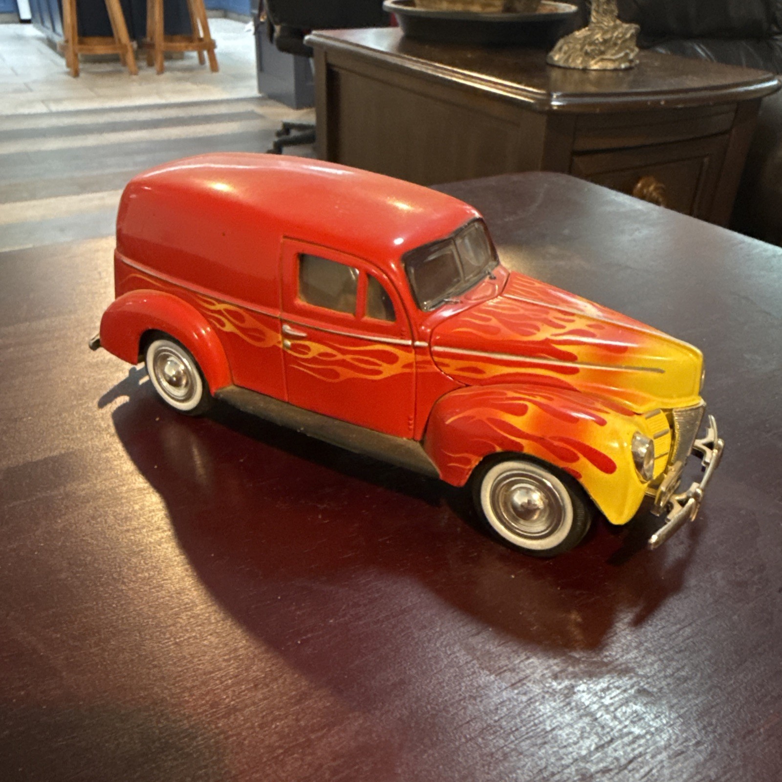 1940 Ford Sedan Delivery 1:24 Scale Diecast Hot Rodding Adventures Red/Flames