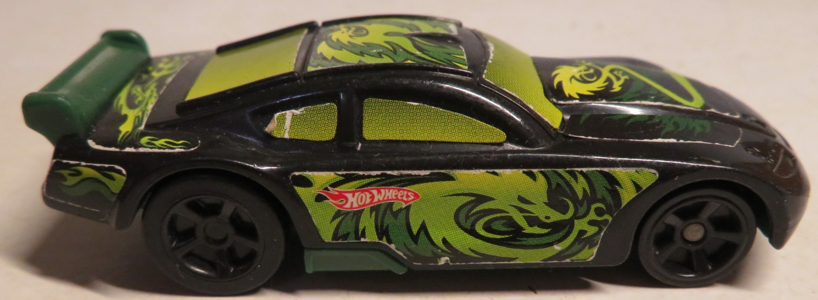 Hot Wheels Mattel General Mills Black Green Pullback Action Plastic Car 2011 GUC