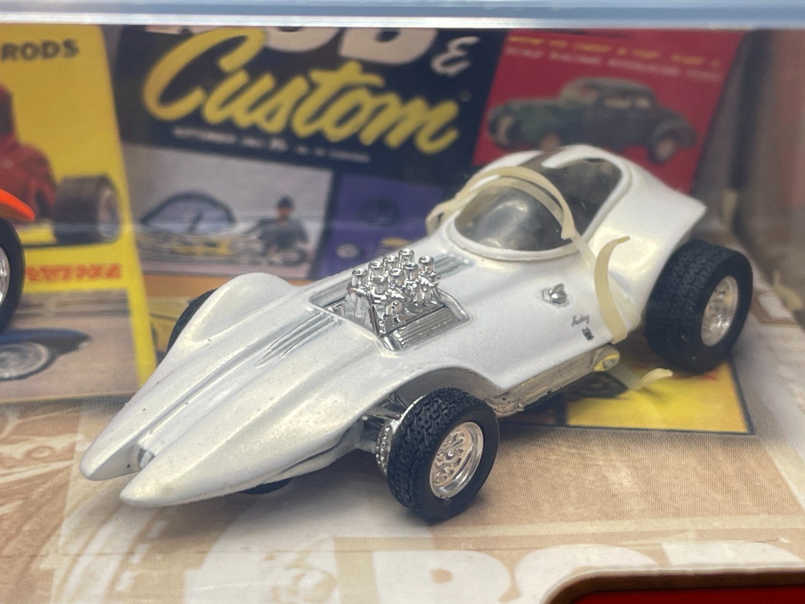100% HOT WHEELS HOT ROD SERIES 6 ROD & CUSTOM W/ORANGE CRATE & WHITE MANTA RAY