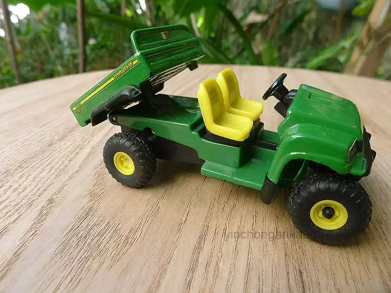 ERTL 1:64 John Deere Gator Utility Vehicle Diecast Model