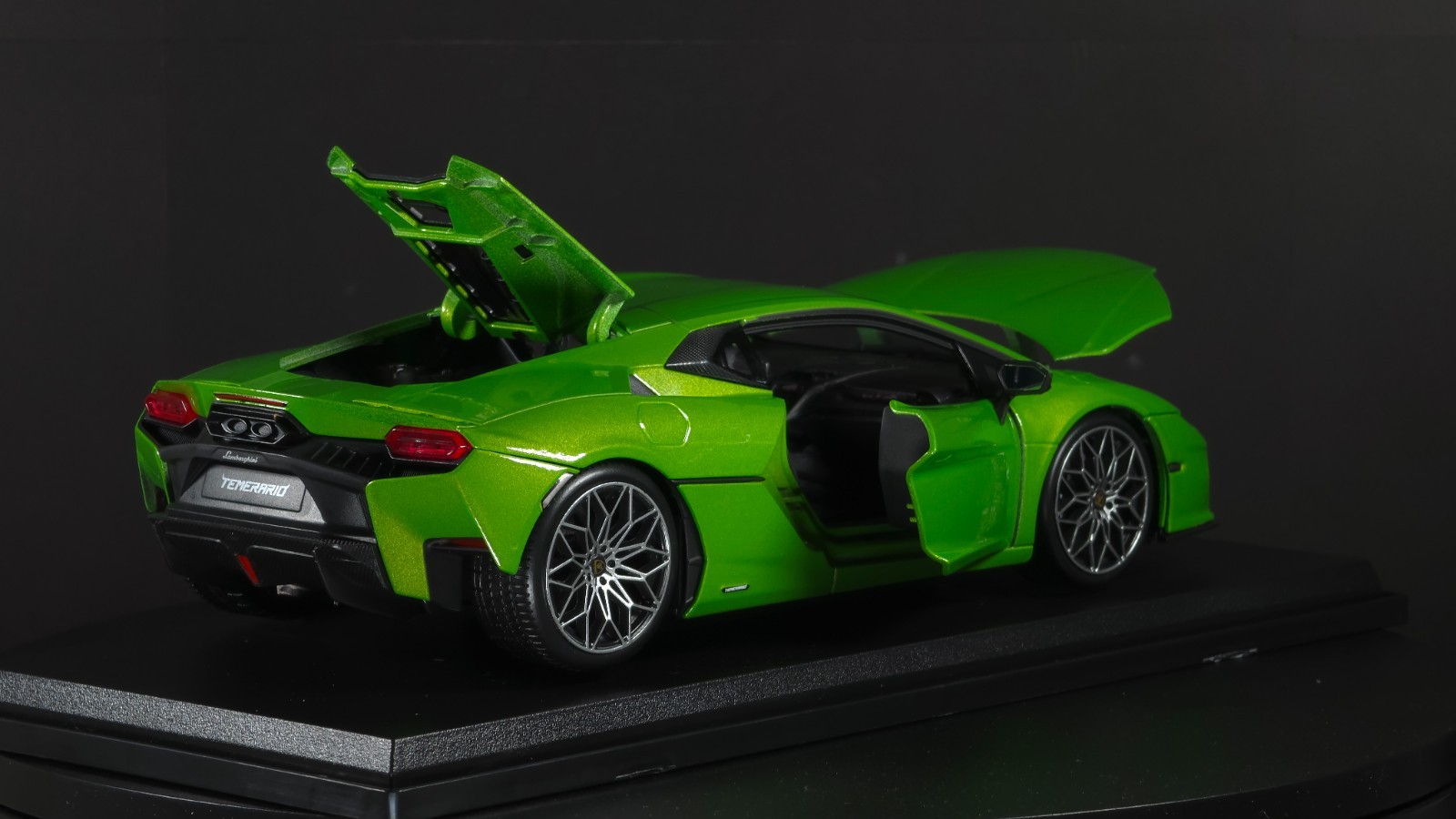 Lamborghini Temerario 1:18 Maisto Exclusive Style Special Edition – Green
