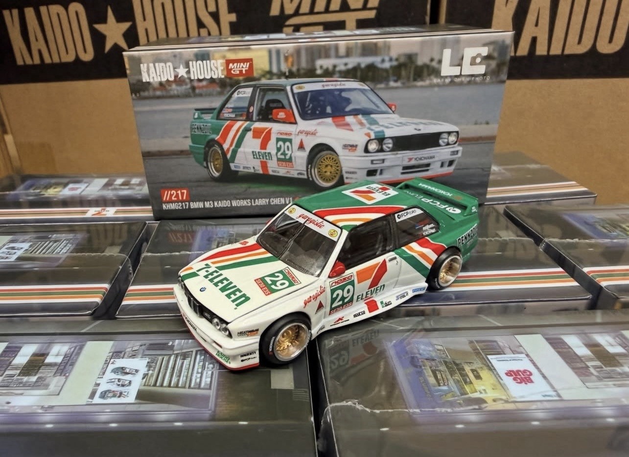 Kaido House x Mini GT BMW M3 Kaido Works Larry Chen V1 Seven-Eleven #217 1/64