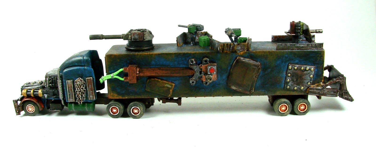 Gaslands Peterbuilt 379 War Rig Custom White Rose Diecast 1/80 Mad Max Blue