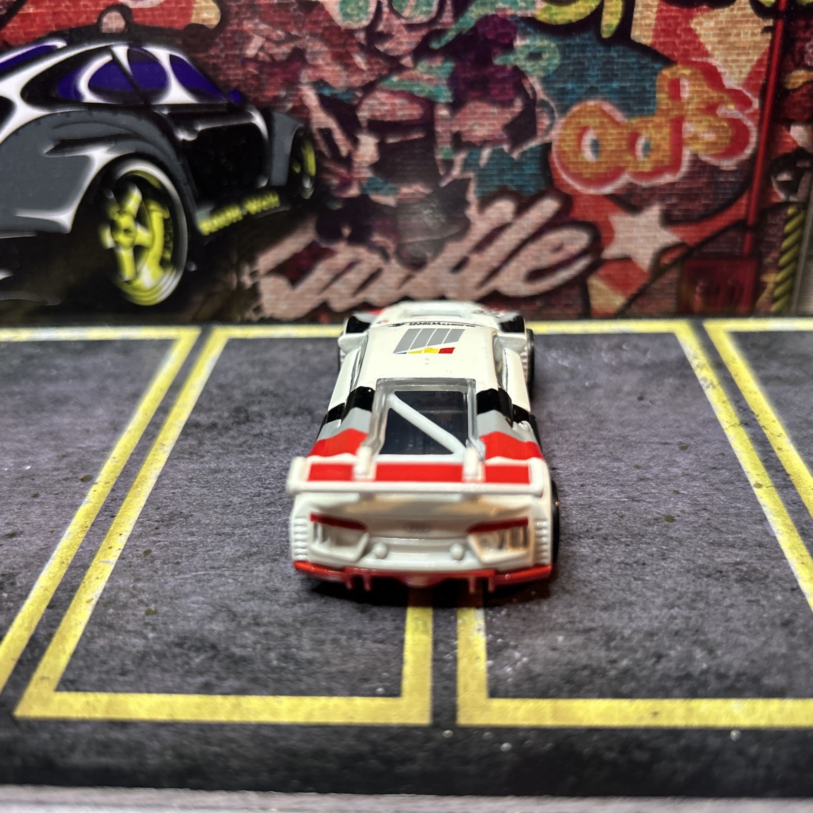 Hot Wheels Audi R8 LMS Euro Speed White Premium Real Riders Loose 1:64