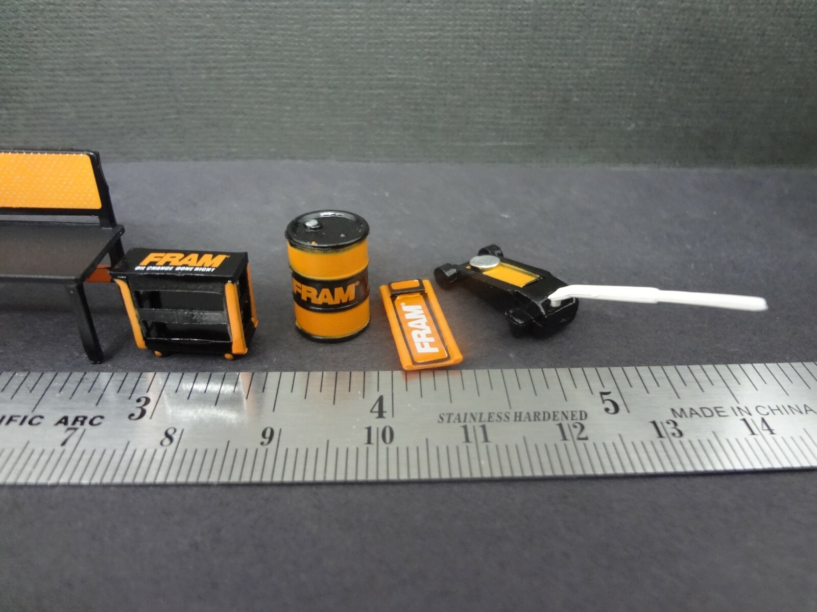 1:64 Scale FRAM Oil Shop Tools – Garage equipment – Diorama Accessories 6 pcs