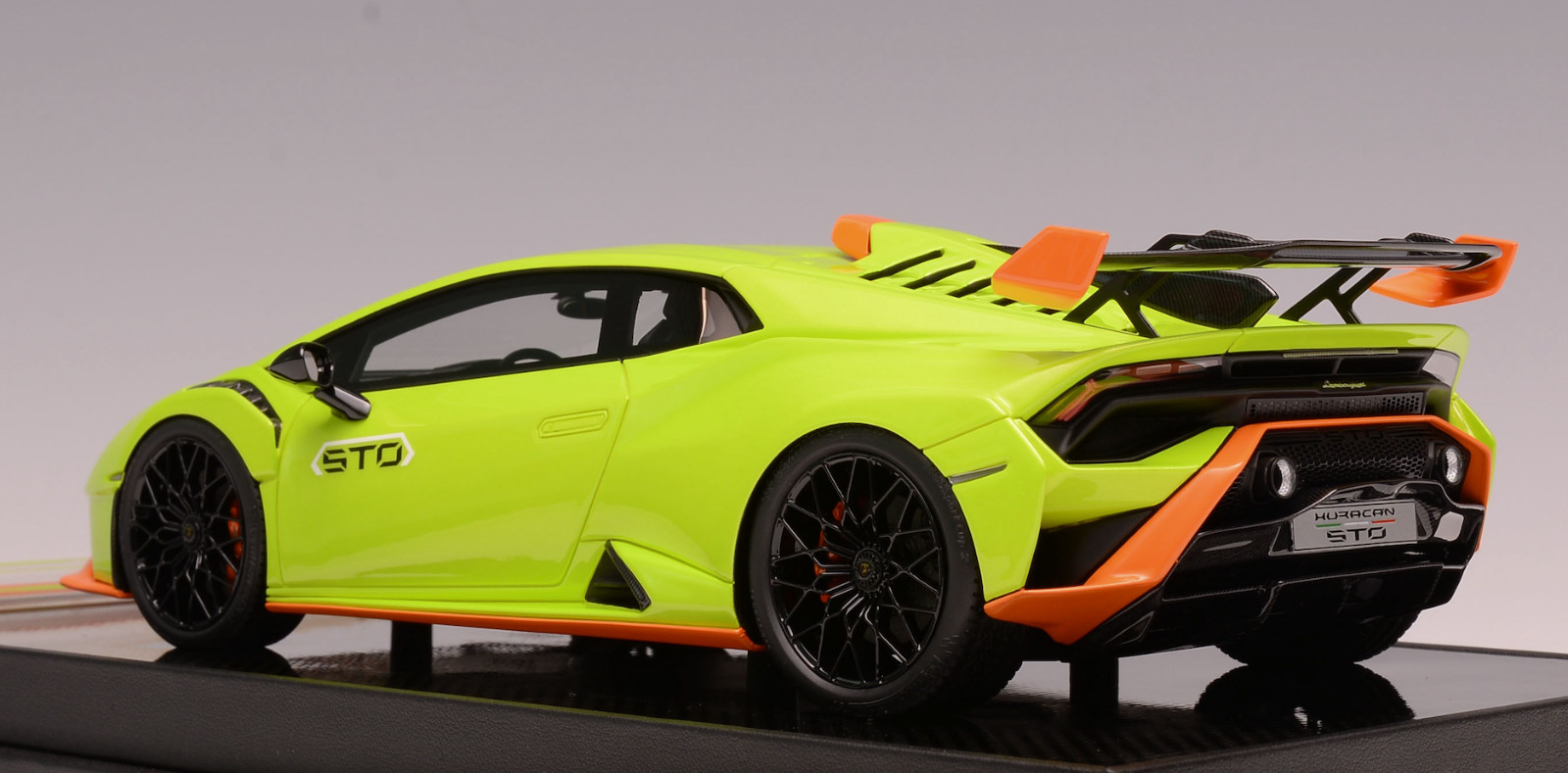 1/18 Ivy Models Lamborghini Huracan STO Gloss Green /Orange Accent Carbon 15 pcs