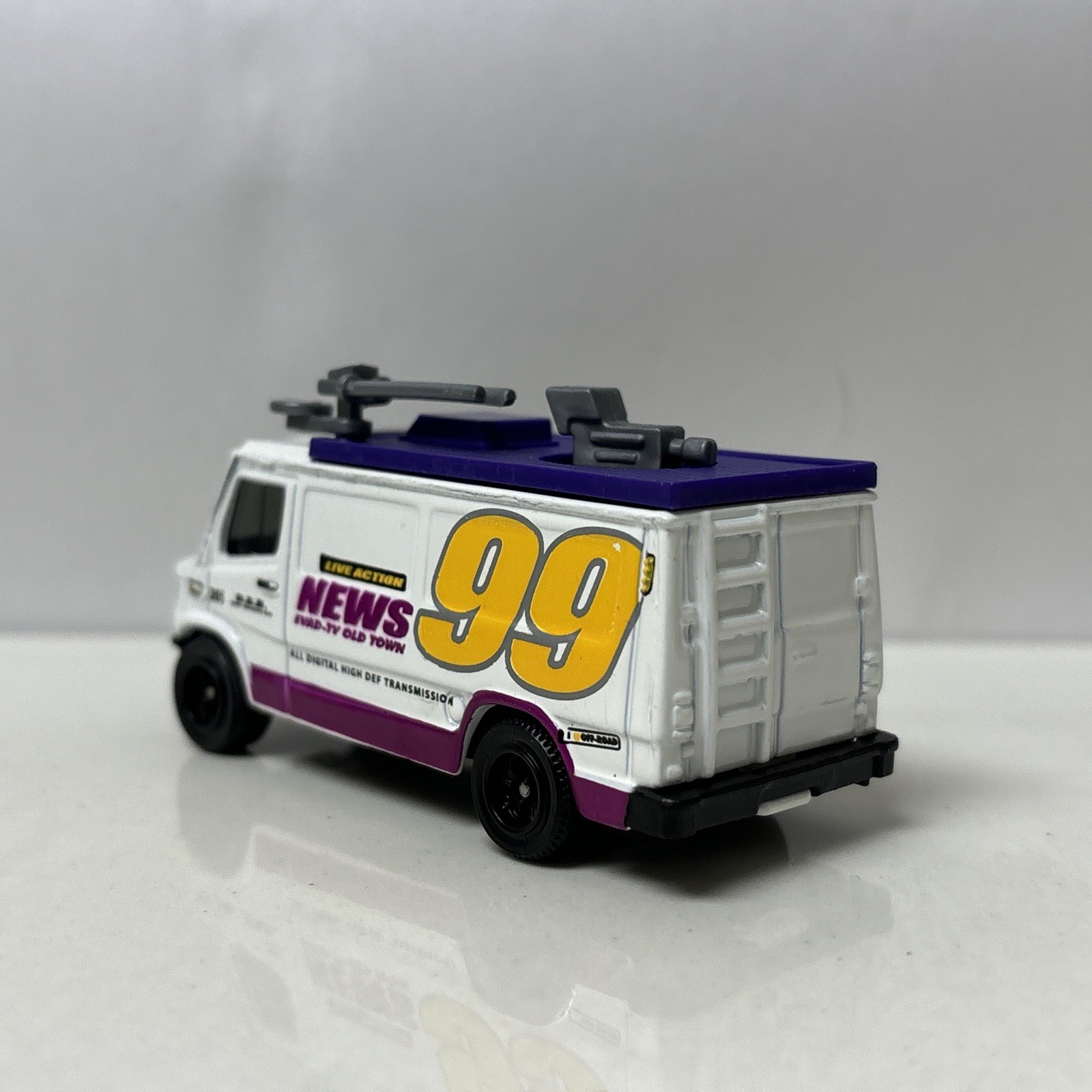 1977-1995 Mercedes TN News Van Collectible 1/64 Scale Diecast Diorama Model