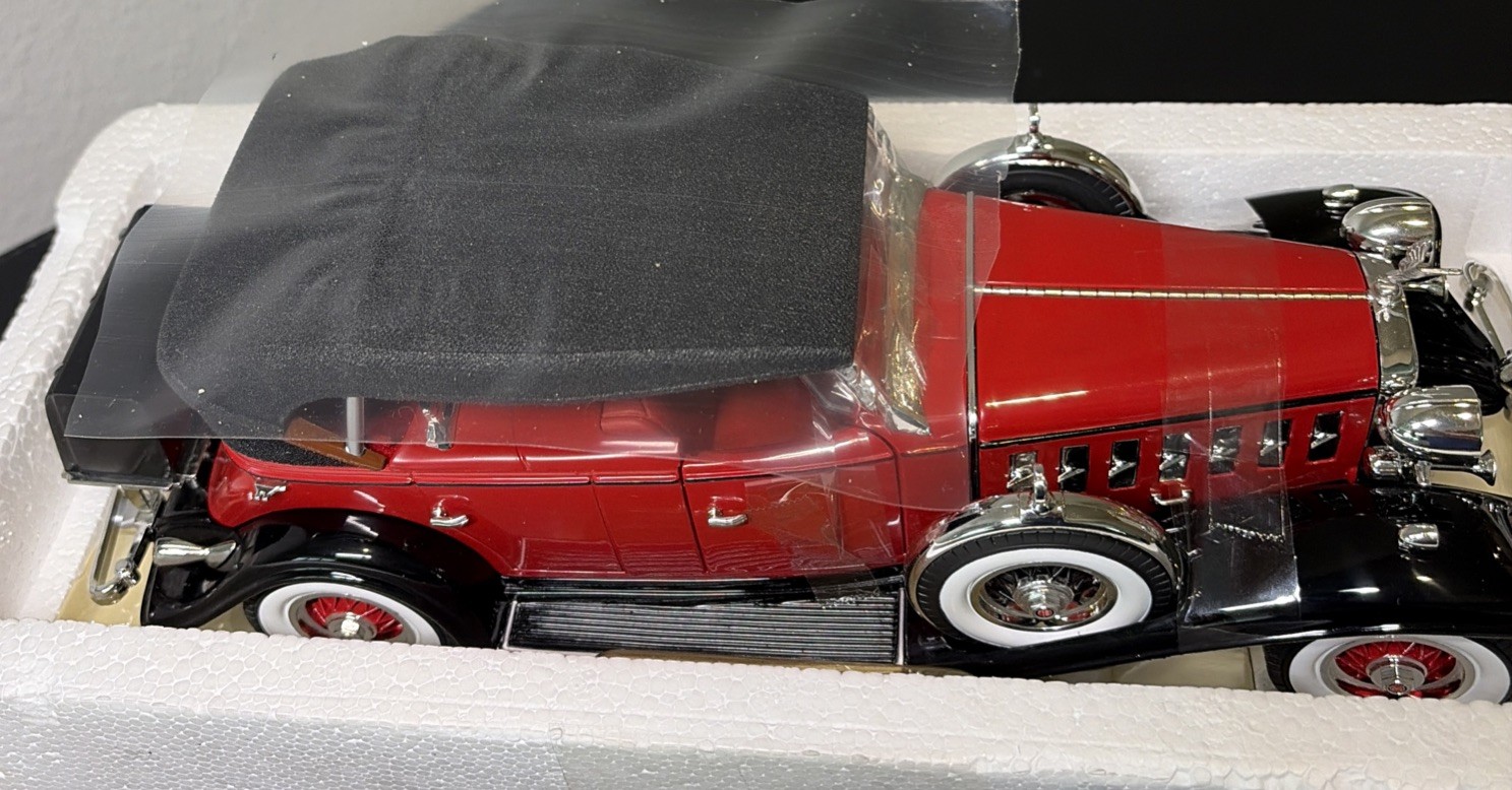 1932 Cadillac v-16 1:18 Scale Diecast Car Ertl Hamilton New In Box W Cert. Rare