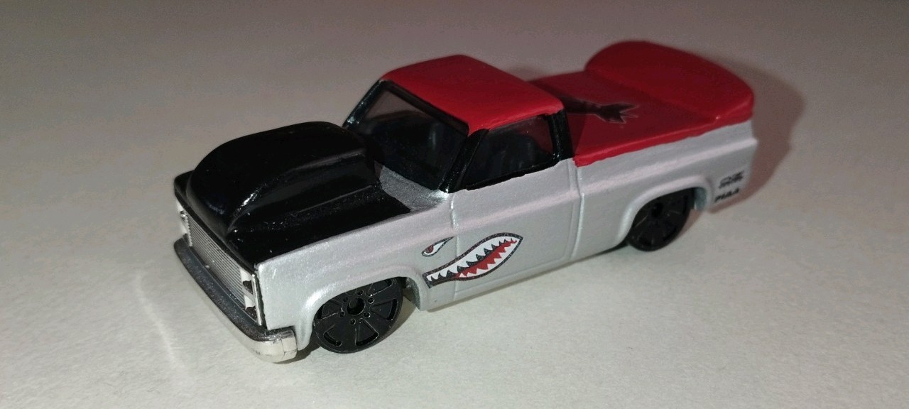 Hot Wheels Chevy Silverado 83 Diecast Model Car 1:64 Silver Red Black