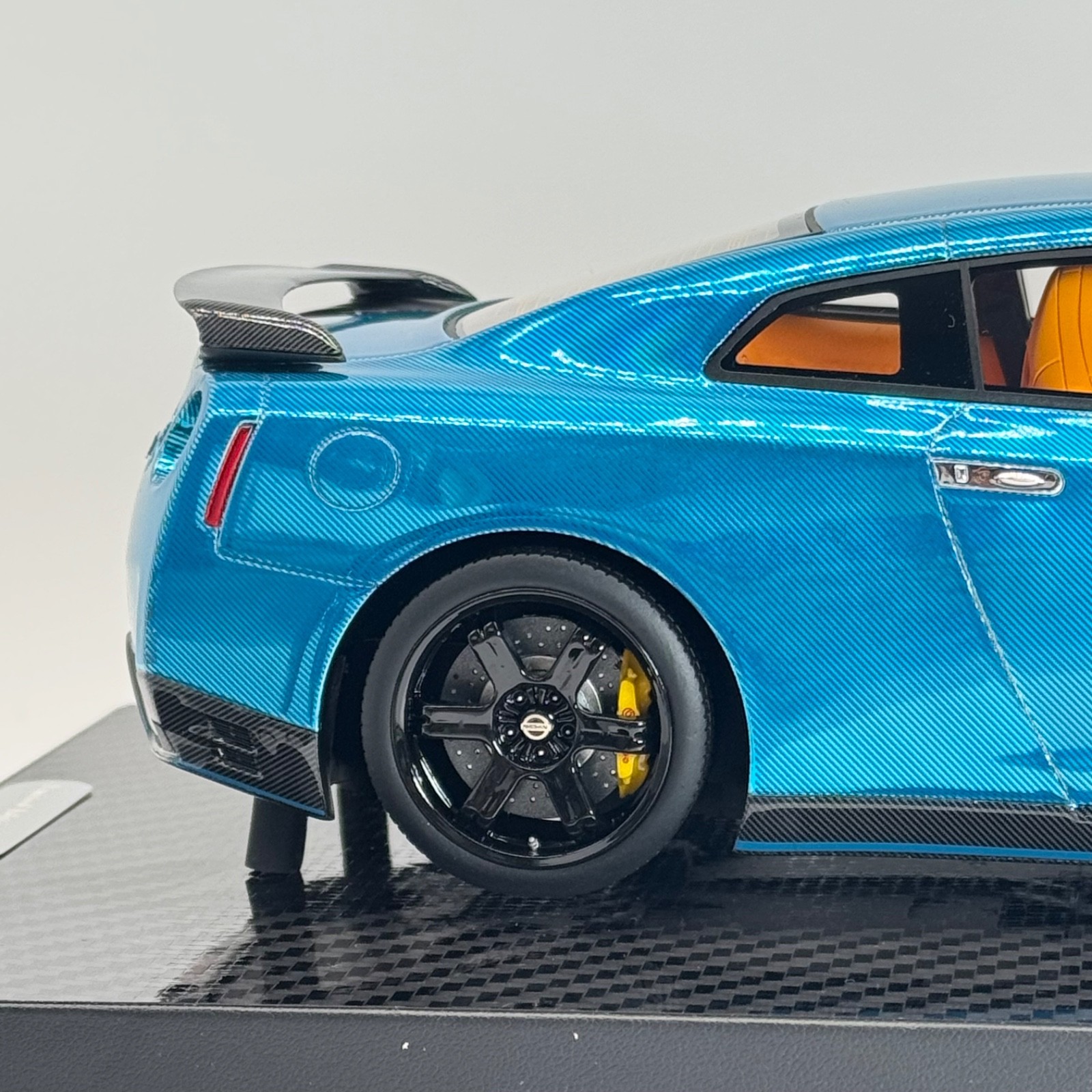 1/18 Nissan GT-R R35 Limited 9/19 [Full Carbon Blue] [YY Model ] No ivy autoart